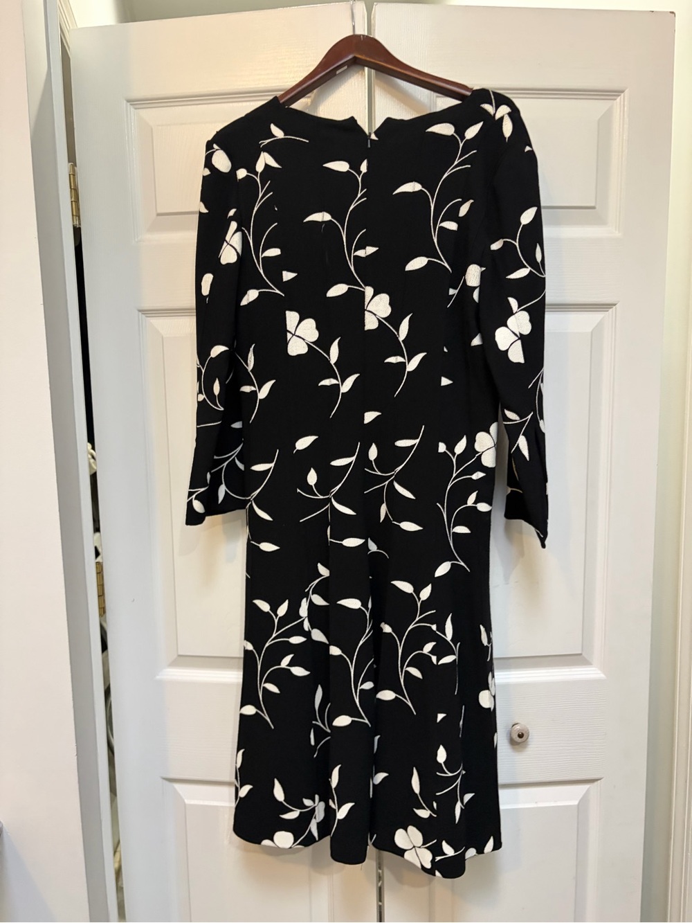 Oscar de la Renta Black and White Floral Long-Sleeve Dress